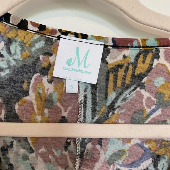 Floral V-Neck Tunic - Picture 5 of 5